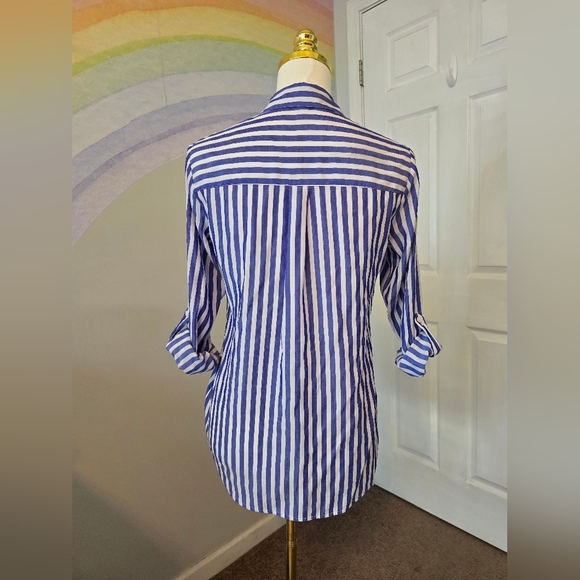 Express | XS | Blue & White Button Down - Picture 5 of 9